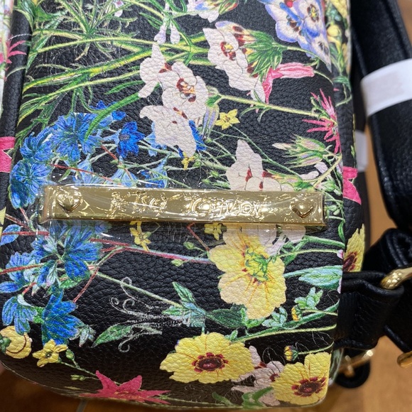 NWT. Betsey Johnson floral puppy, mini backpack/purse. - Picture 7 of 13